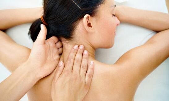 Massage der Halswirbelsäule zur Osteochondrose
